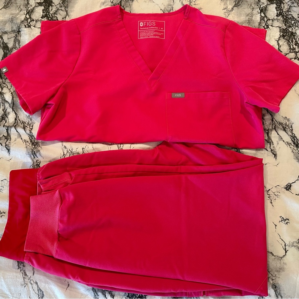 FIGS Shocking Pink/Hot Pink One Pocket Top (M) + Joggers (M)